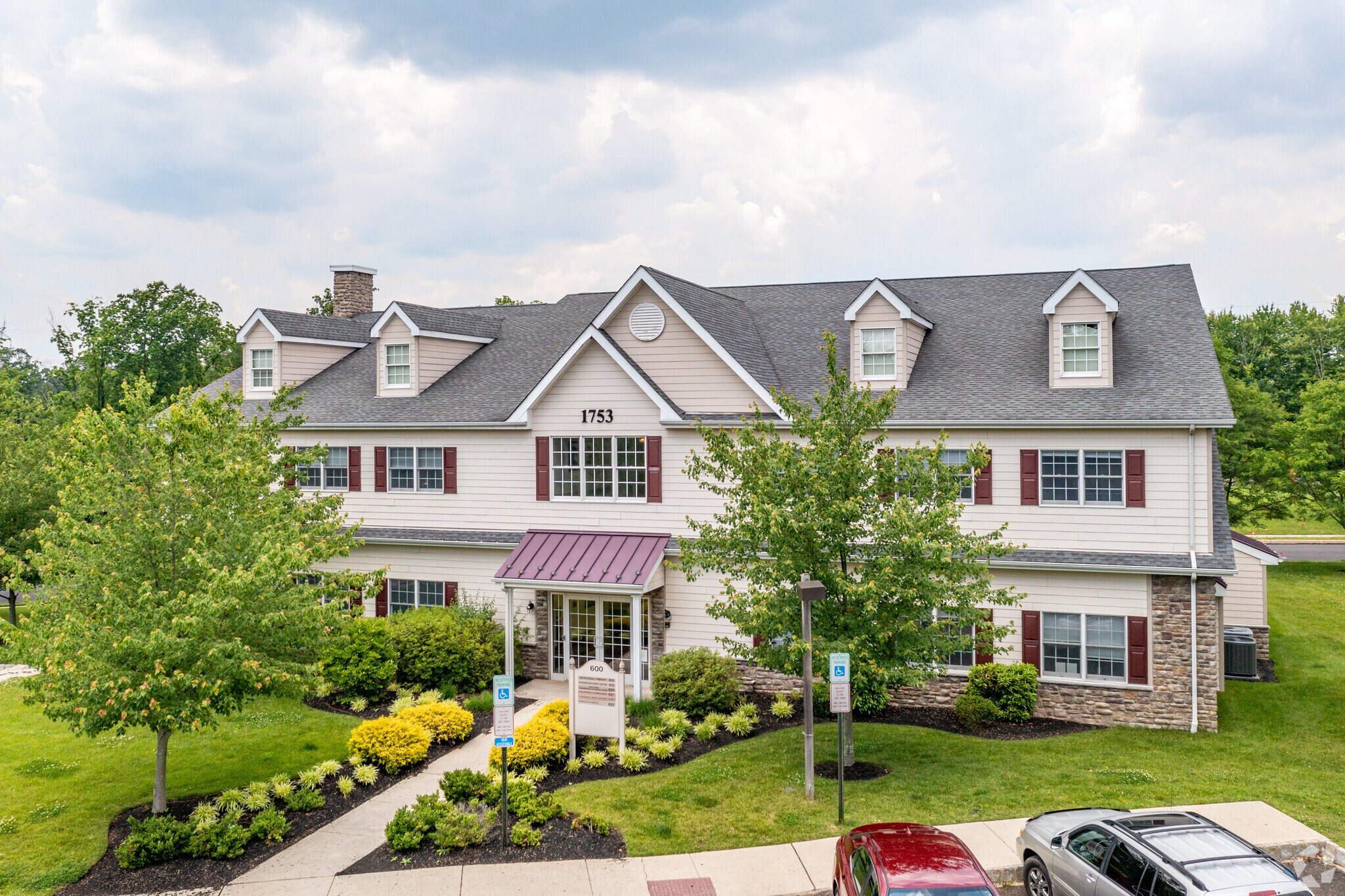 1753 Kendarbren Dr, Jamison, PA for sale Primary Photo- Image 1 of 1