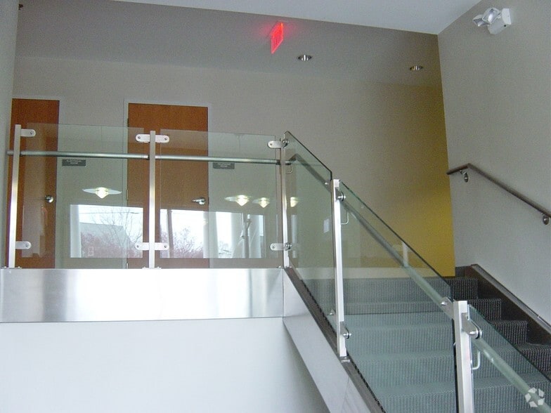 9701 Main St, Fairfax, VA for lease - Lobby - Image 3 of 5