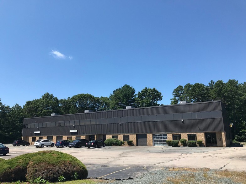 583-595 Providence Hwy, Walpole, MA for sale - Building Photo - Image 1 of 1