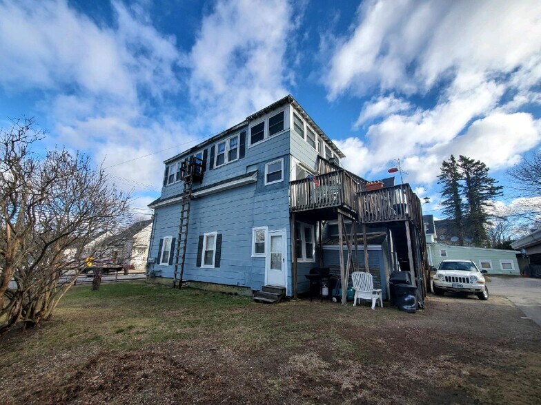 268 Court St, Laconia, NH 03246