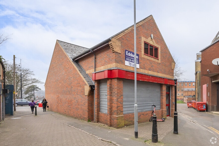 22 Wadcroft, Kettering for lease - Building Photo - Image 2 of 2