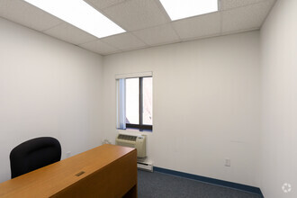 395 Totten Pond Rd, Waltham, MA for lease Interior Photo- Image 2 of 5