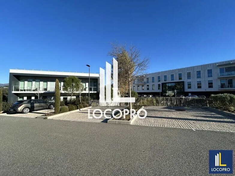 Office in SOPHIA ANTIPOLIS for lease - Building Photo - Image 2 of 12