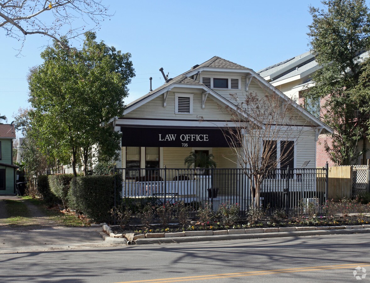 735 Yale St, Houston, TX 77007