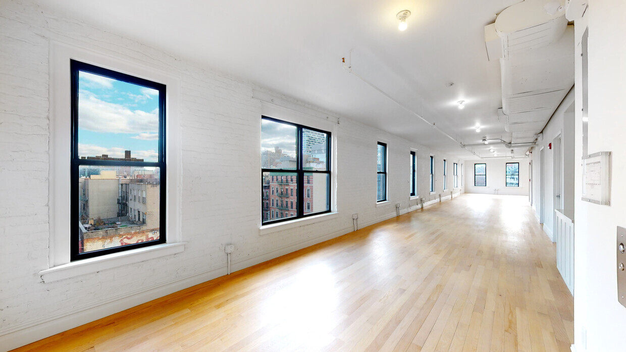 131 Essex St, New York, NY for lease Interior Photo- Image 1 of 8