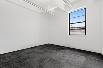 11-17 43rd Ave, Long Island City, NY for lease Interior Photo- Image 2 of 6
