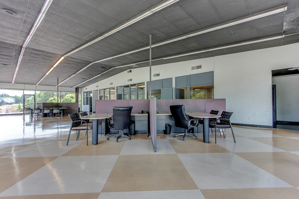 709 New Franklin Rd, Lagrange, GA for sale Interior Photo- Image 1 of 17