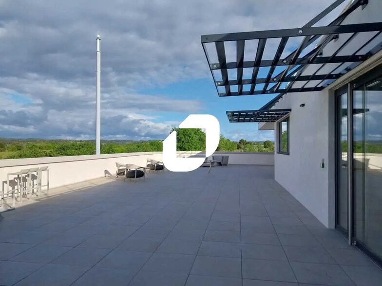 Office in Lavérune for lease - Building Photo - Image 3 of 8