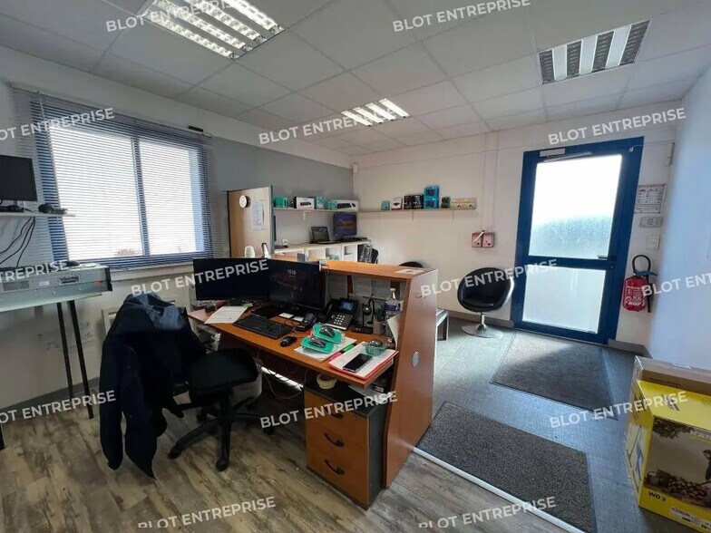 Flex in La Mézière for sale - Interior Photo - Image 2 of 4