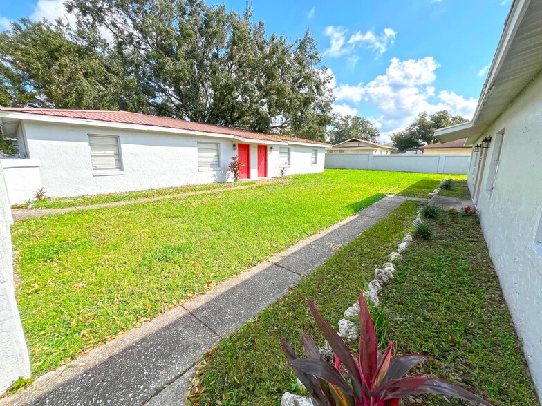 453 S Westgate Ave, Lakeland, FL for sale - Building Photo - Image 2 of 16