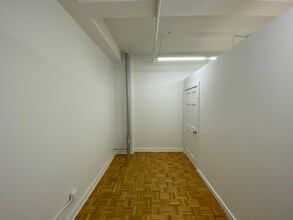 325 W 38th St, New York, NY for lease Building Photo- Image 2 of 5