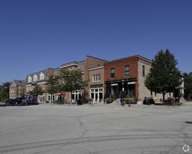 8-18 E Scranton Ave, Lake Bluff, IL for sale - Primary Photo - Image 1 of 1