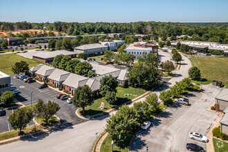 5500 Pinnacle Point Dr, Rogers, AR - aerial  map view