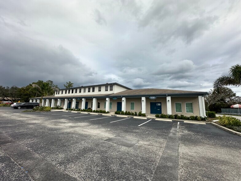 4063 N Goldenrod Rd, Winter Park, FL 32792 Goldenrod Plaza