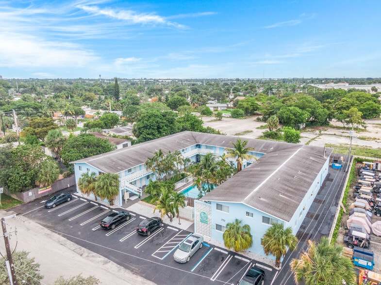 1751 NE 31st St, Pompano Beach, FL for sale - Primary Photo - Image 1 of 1