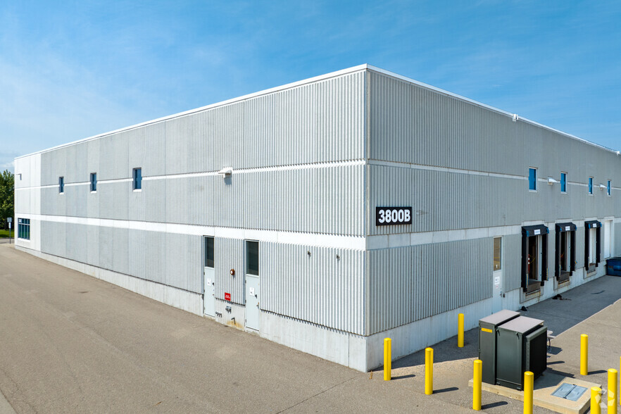 3800B Laird Rd, Mississauga, ON for lease - Building Photo - Image 3 of 5