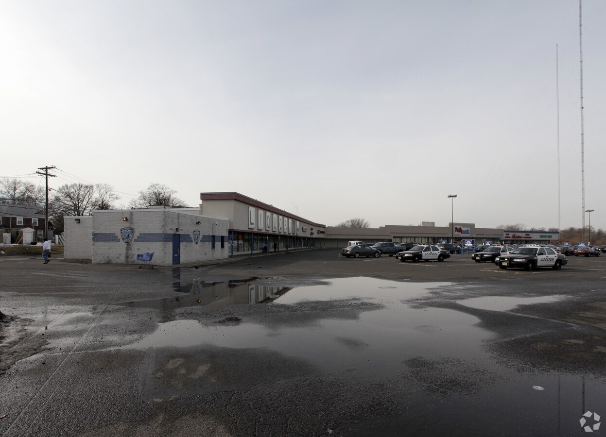 2881 Mount Ephraim Ave, Camden, NJ 08104