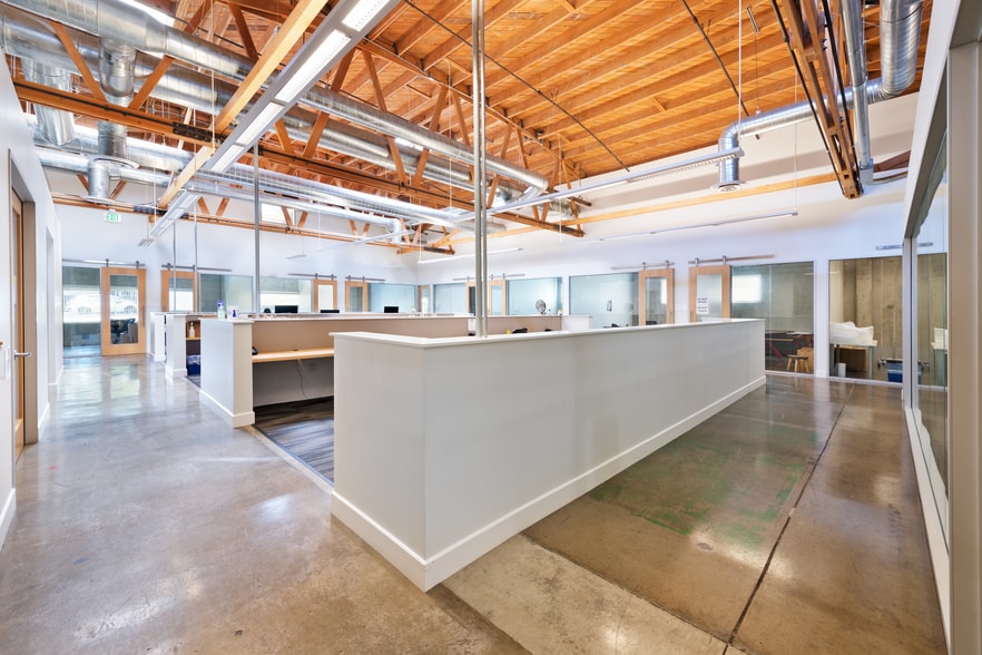 3641 S Holdrege Ave, Los Angeles, CA for lease - Interior Photo - Image 2 of 6