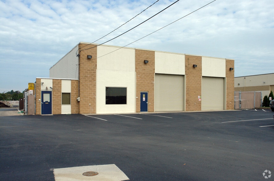 510 Hertzog Blvd, King Of Prussia, PA for lease - Primary Photo - Image 1 of 9