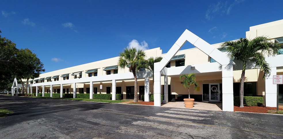 2000 W Commercial Blvd, Fort Lauderdale, FL for sale - Building Photo - Image 1 of 1