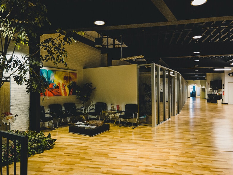 208 Hay St, Fayetteville, NC for lease - Interior Photo - Image 3 of 8