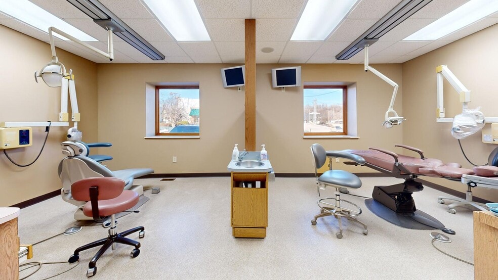 703 Prentice St, Granite Falls, MN for lease - Interior Photo - Image 3 of 11