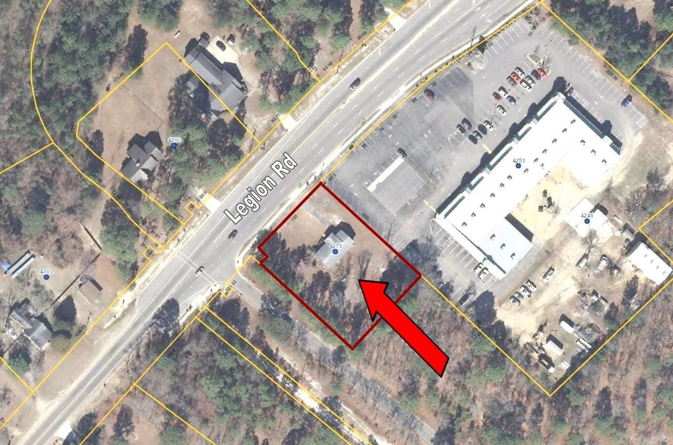 4271 Legion Rd, Hope Mills, NC 28348