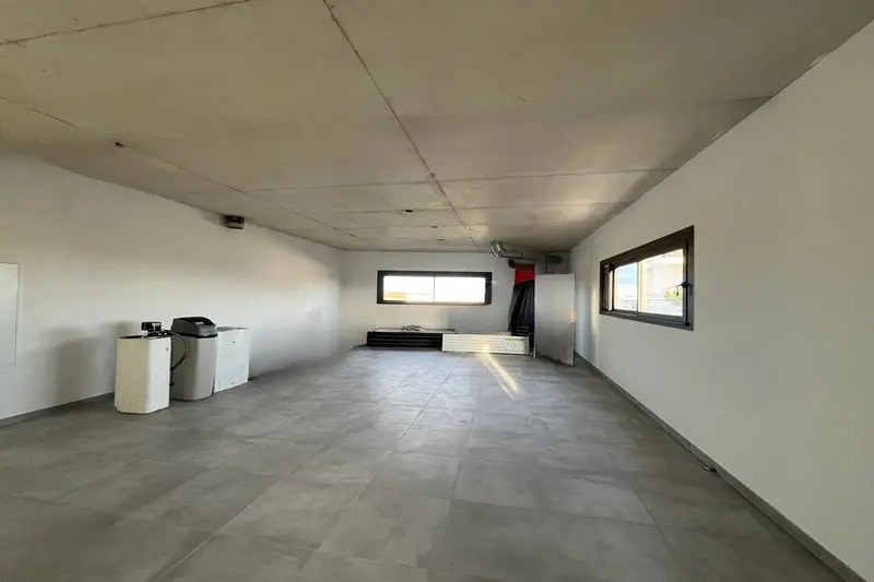 Office in Lavérune for lease - Interior Photo - Image 2 of 4