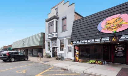 Shoppes at Brookfield portfolio of 4 properties for sale on LoopNet.com - Primary Photo - Image 2 of 4