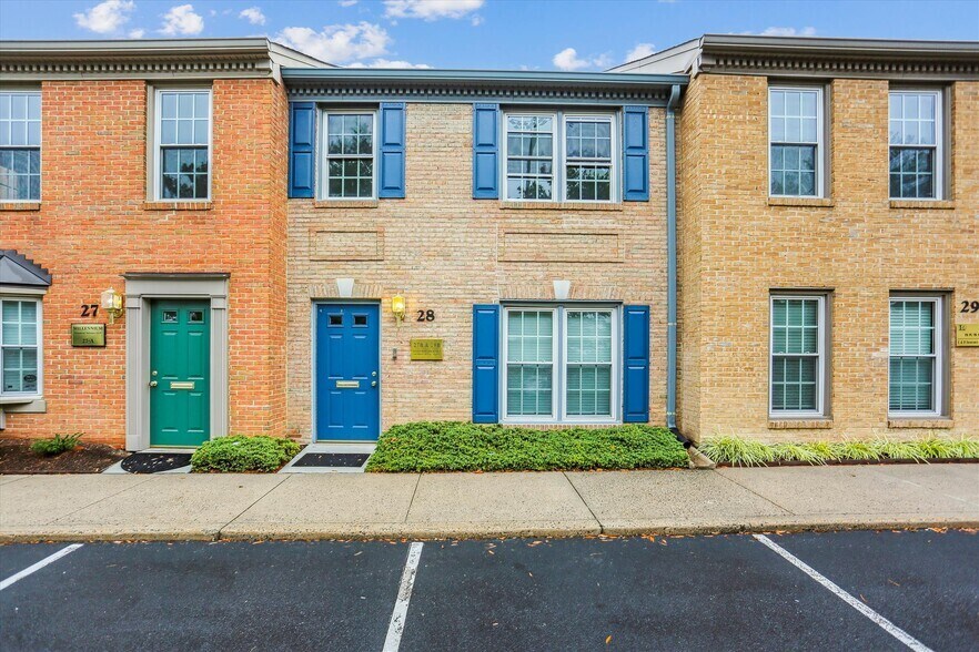 932 Hungerford Dr, Rockville, MD 20850