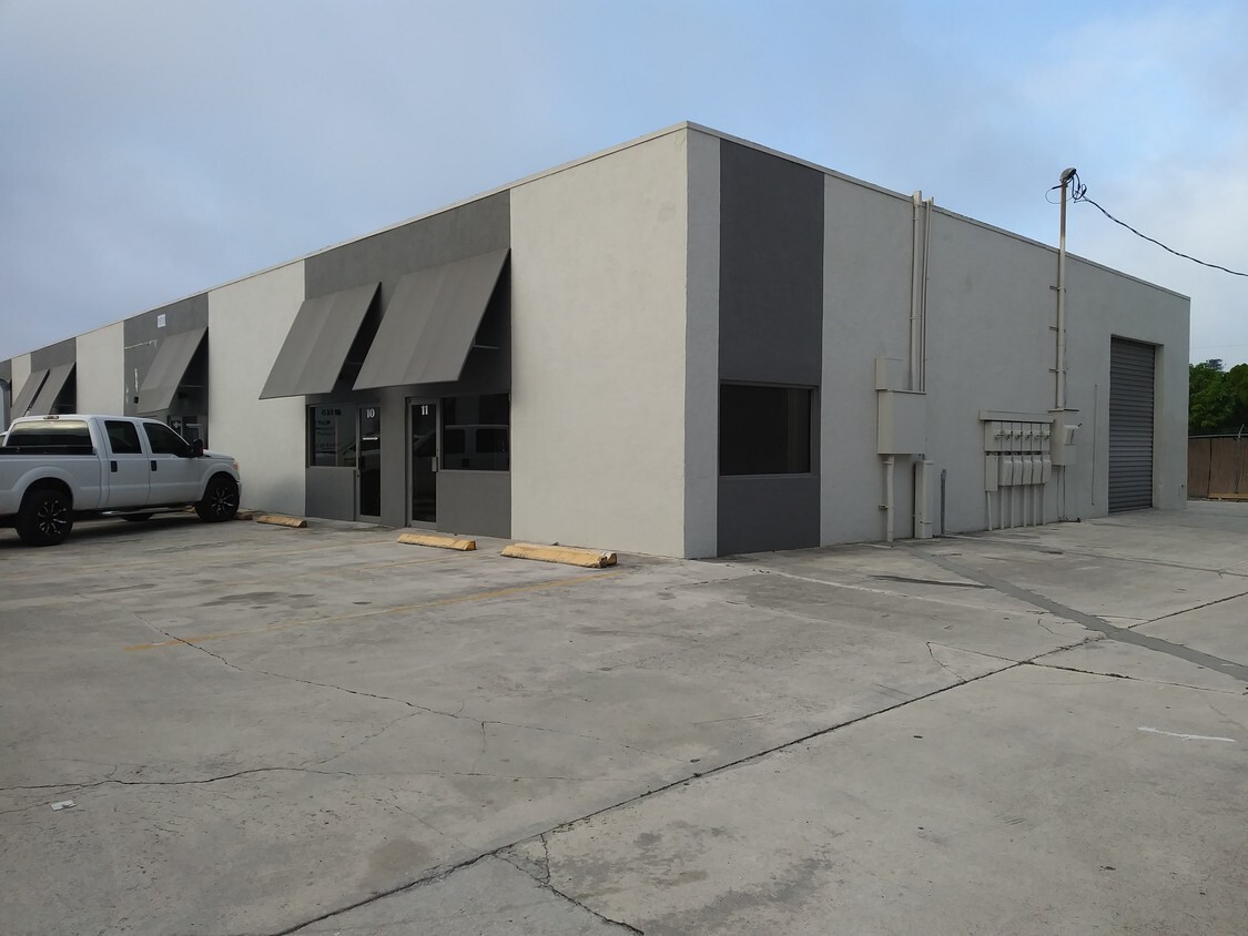 1510 Latham Rd, West Palm Beach, FL for lease Building Photo- Image 1 of 9