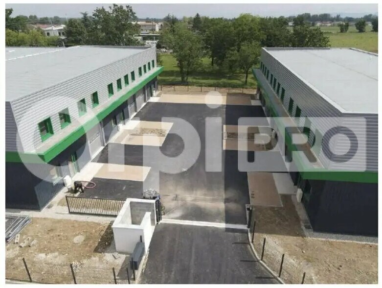 Flex in Tignieu-Jameyzieu for lease - Building Photo - Image 2 of 6