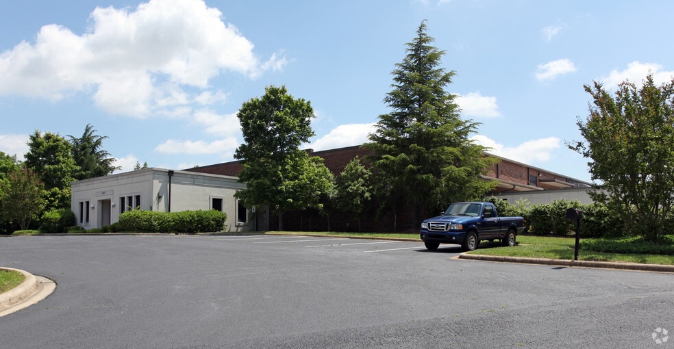 601 Old Thomasville Rd, High Point, NC for sale - Primary Photo - Image 1 of 5