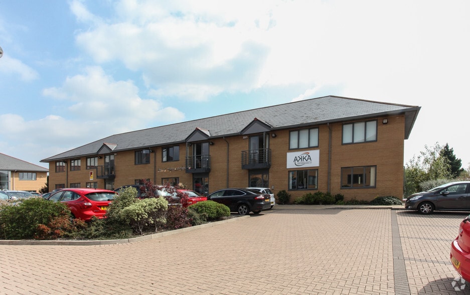 Golf Course Ln, Bristol for lease - Primary Photo - Image 1 of 2