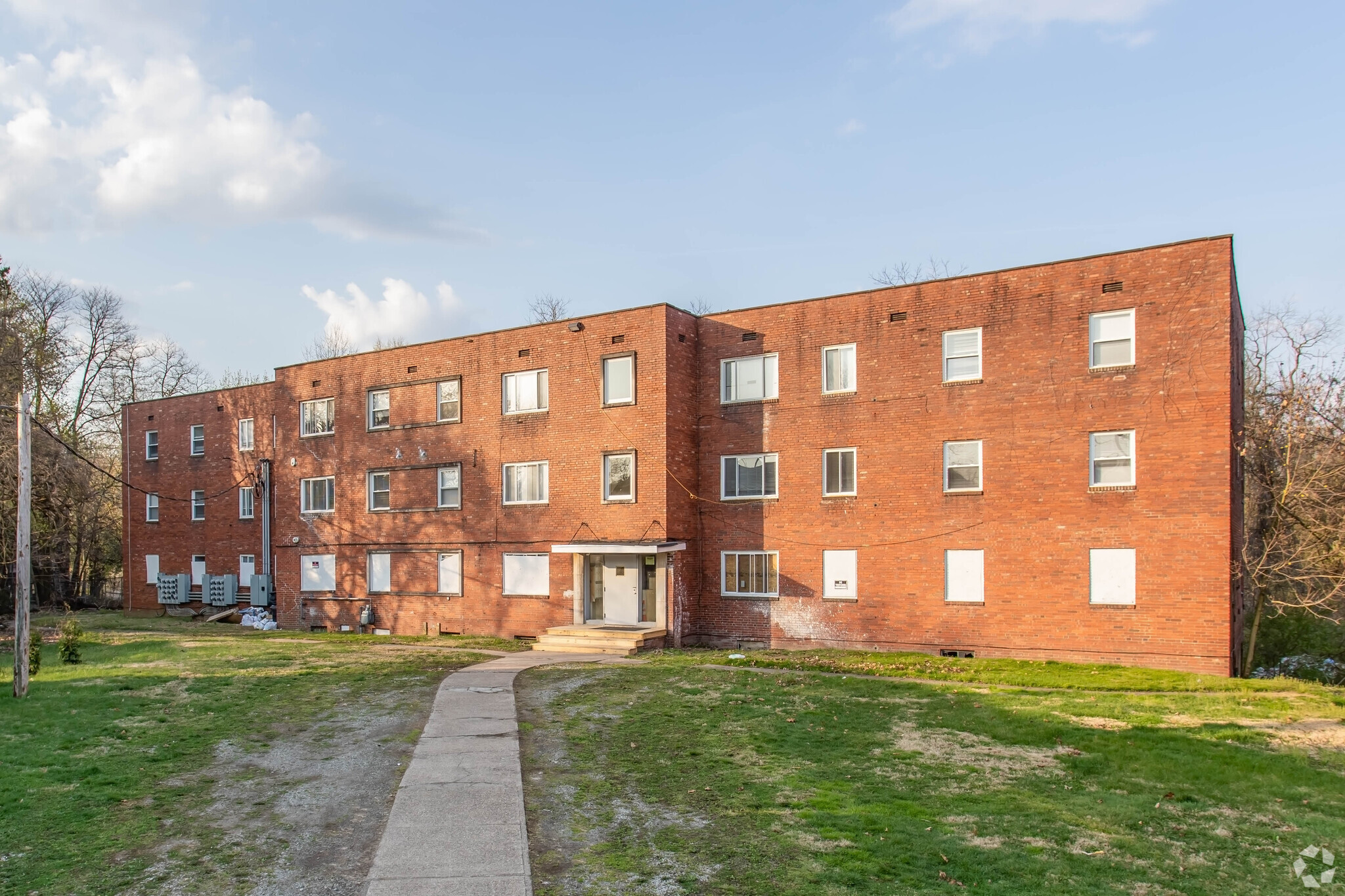 620 Versailles Ave, Mckeesport, PA for sale Primary Photo- Image 1 of 34