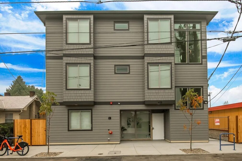 475 NE 74th Ave, Portland, OR for sale Primary Photo- Image 1 of 1