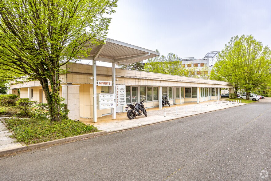 in Dardilly for sale - Primary Photo - Image 1 of 1