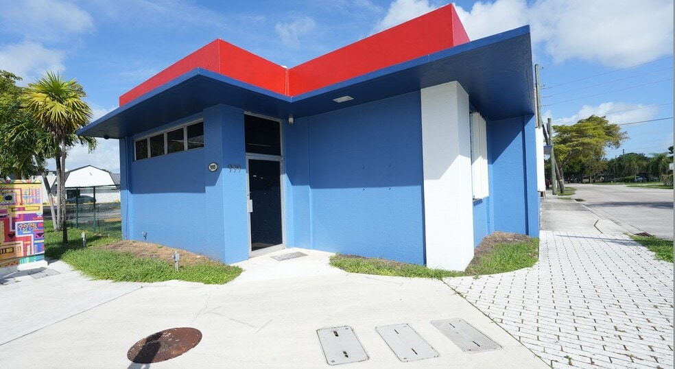 997-999 NE 125th St, Miami, FL for lease - Building Photo - Image 3 of 3
