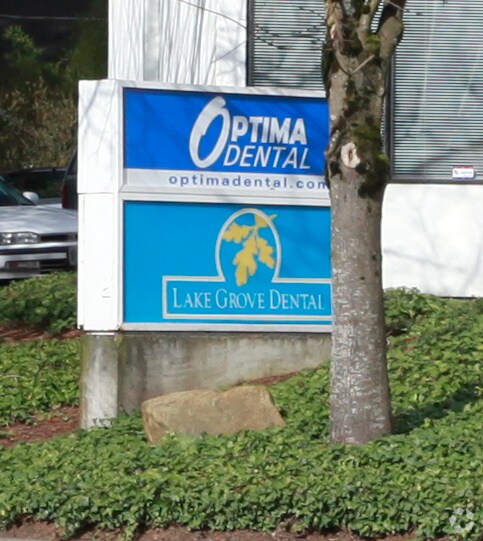 16455 Boones Ferry Rd, Lake Oswego, OR for sale - Building Photo - Image 2 of 5