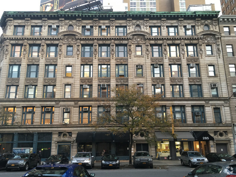 285 W Broadway, New York, NY for lease - Building Photo - Image 2 of 3