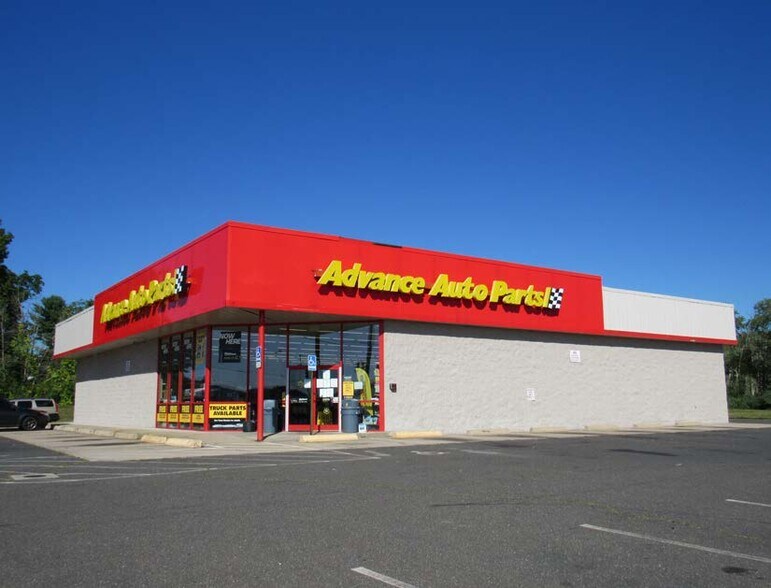 320 Boston Post Rd, North Windham, CT for sale - Building Photo - Image 1 of 1