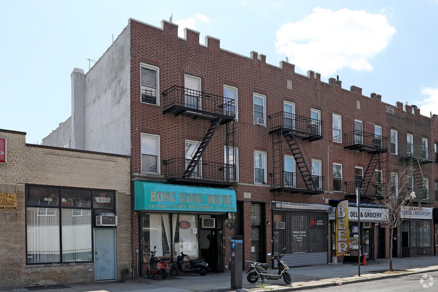 2309 Steinway St, Astoria, NY for sale - Primary Photo - Image 1 of 1
