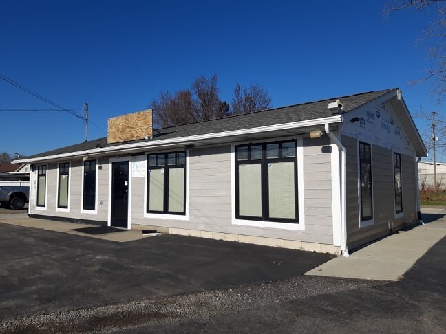 1105 E Beecher St, Adrian, MI for sale - Building Photo - Image 1 of 1