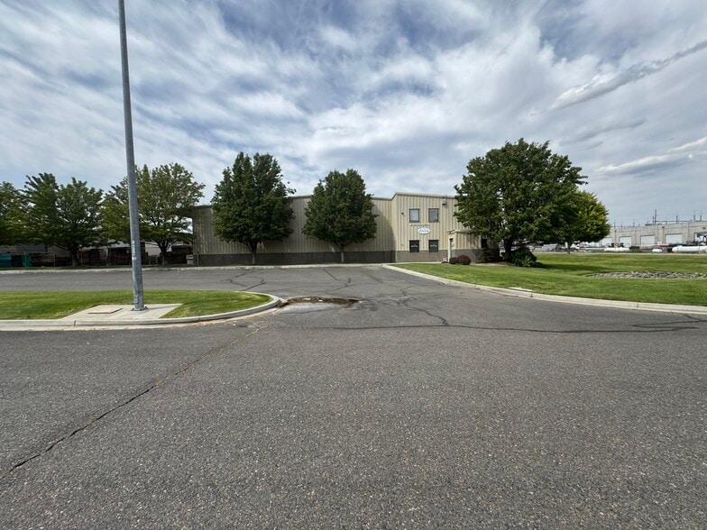 2900 Sutherland Dr, Union Gap, WA for lease - Building Photo - Image 1 of 18