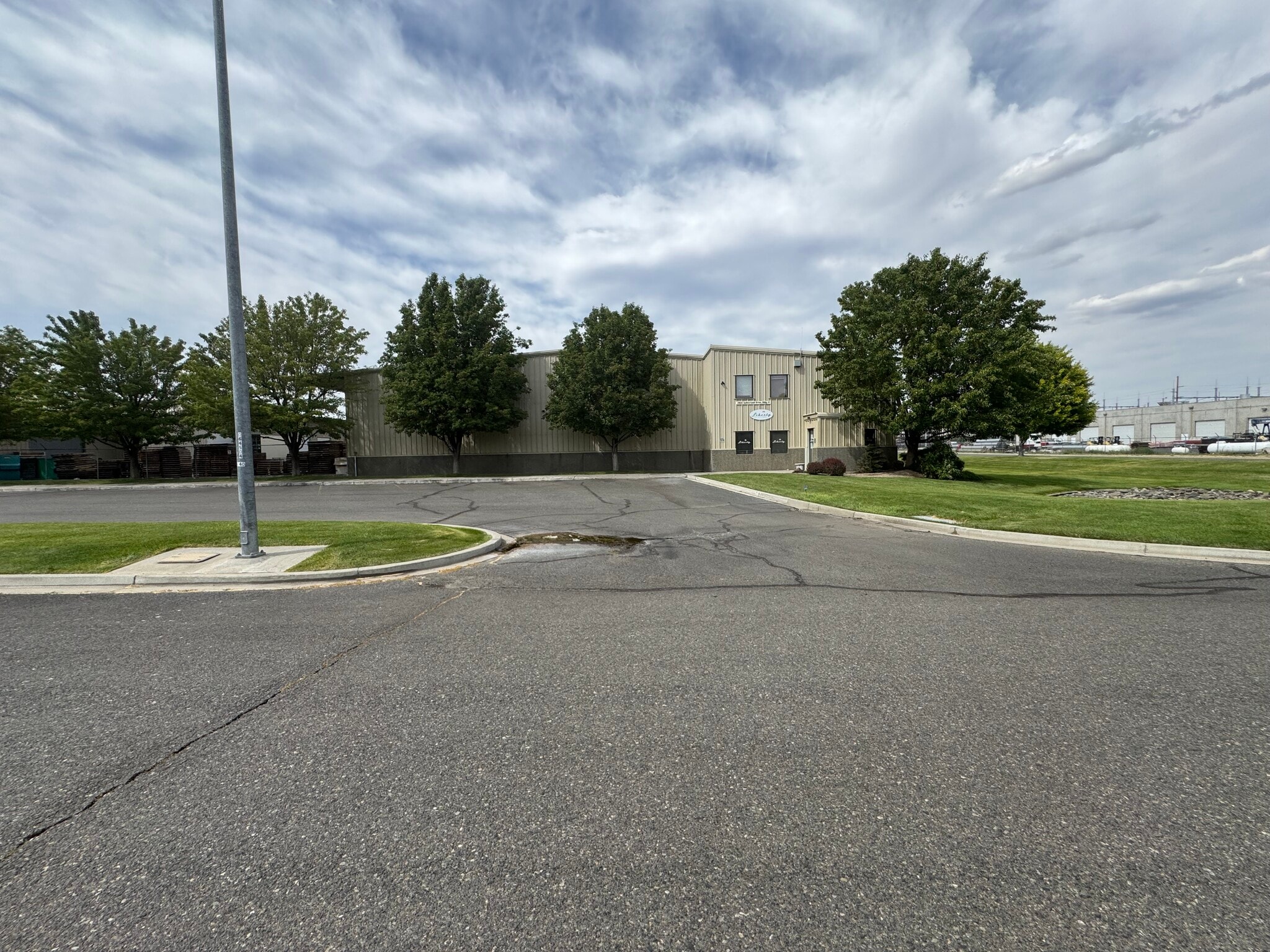 2900 Sutherland Dr, Union Gap, WA for lease Building Photo- Image 1 of 19