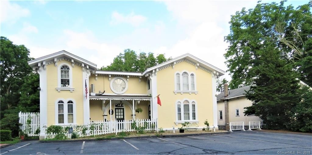 43 Hayward Ave, Colchester, CT for sale Primary Photo- Image 1 of 1