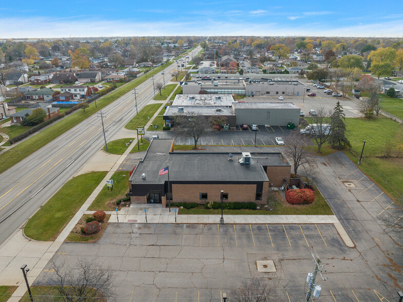 28455 Schoenherr Rd, Warren, MI for lease - Building Photo - Image 3 of 6