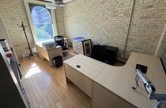 309 Mcdermot Av, Winnipeg, MB for lease Interior Photo- Image 2 of 6