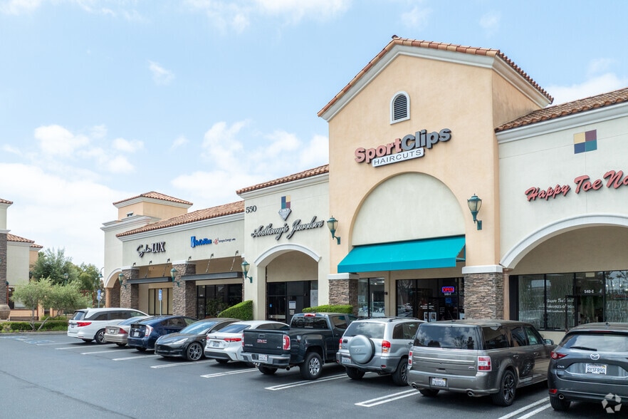 550 E Betteravia Rd, Santa Maria, CA for lease - Primary Photo - Image 1 of 22