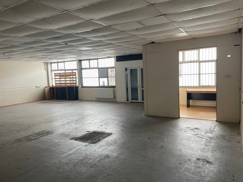 Bristol Rd, Bridgwater for lease - Interior Photo - Image 3 of 11